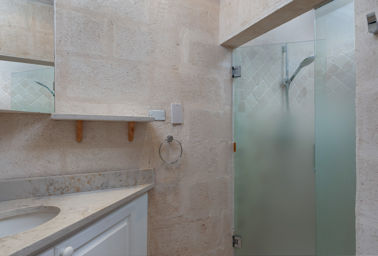 sandy lane barbados sundial plantation holetown pool beach sea neptune kitchen address prestige golf green monkey par 9 tiger woods charitable trust onyx real estate property investment luxury