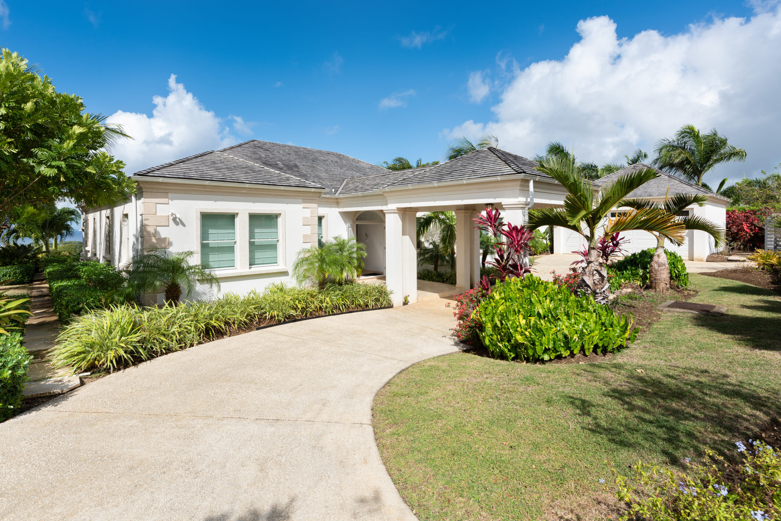 Royal westmoreland golf community gated holetown bridgetown st james barbados speightstown coast sea views horizon onyx real estate development luxury golf