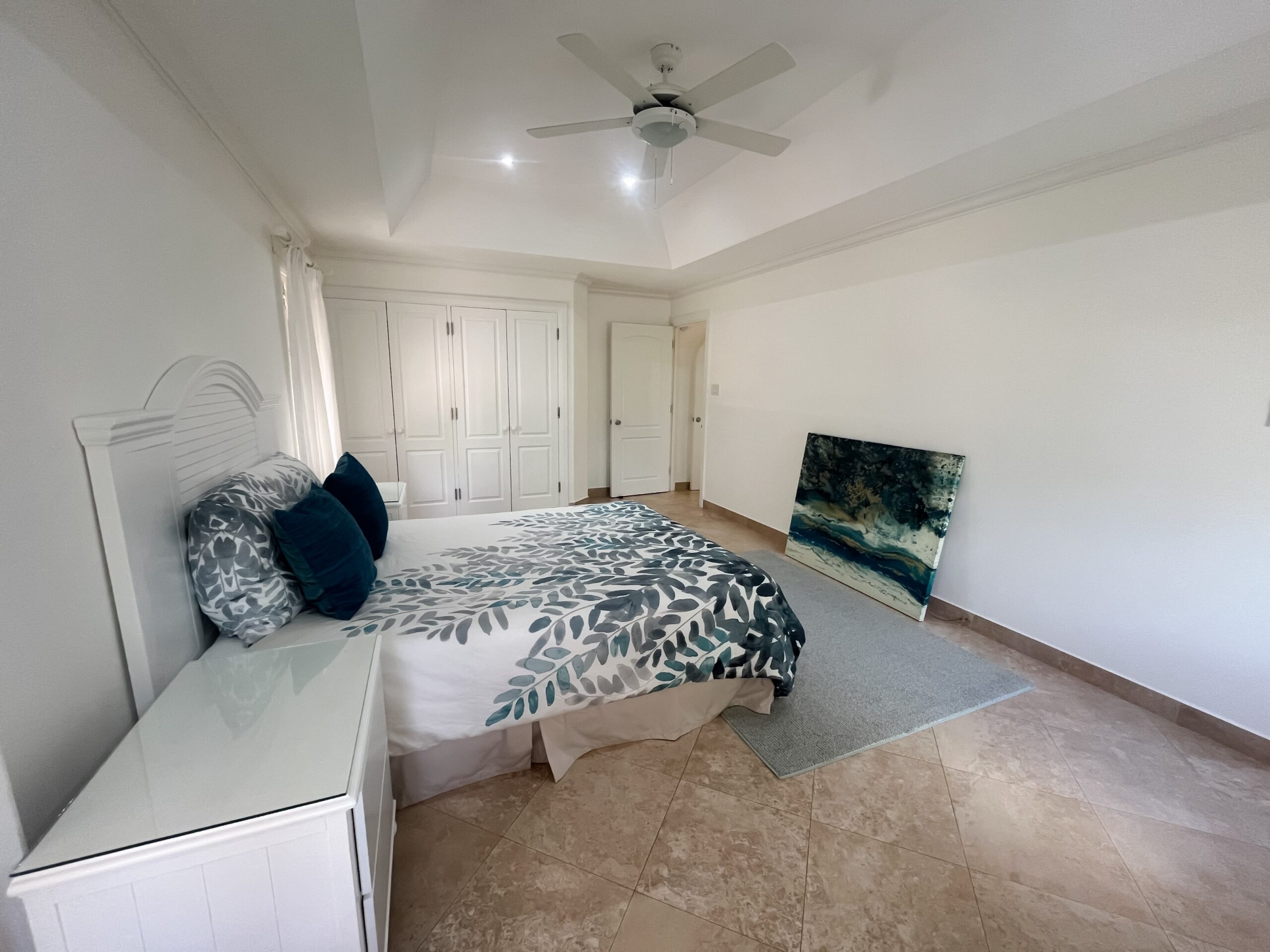 Primary bedroom with en-suite at Looking Glass, Durants, Christ Church