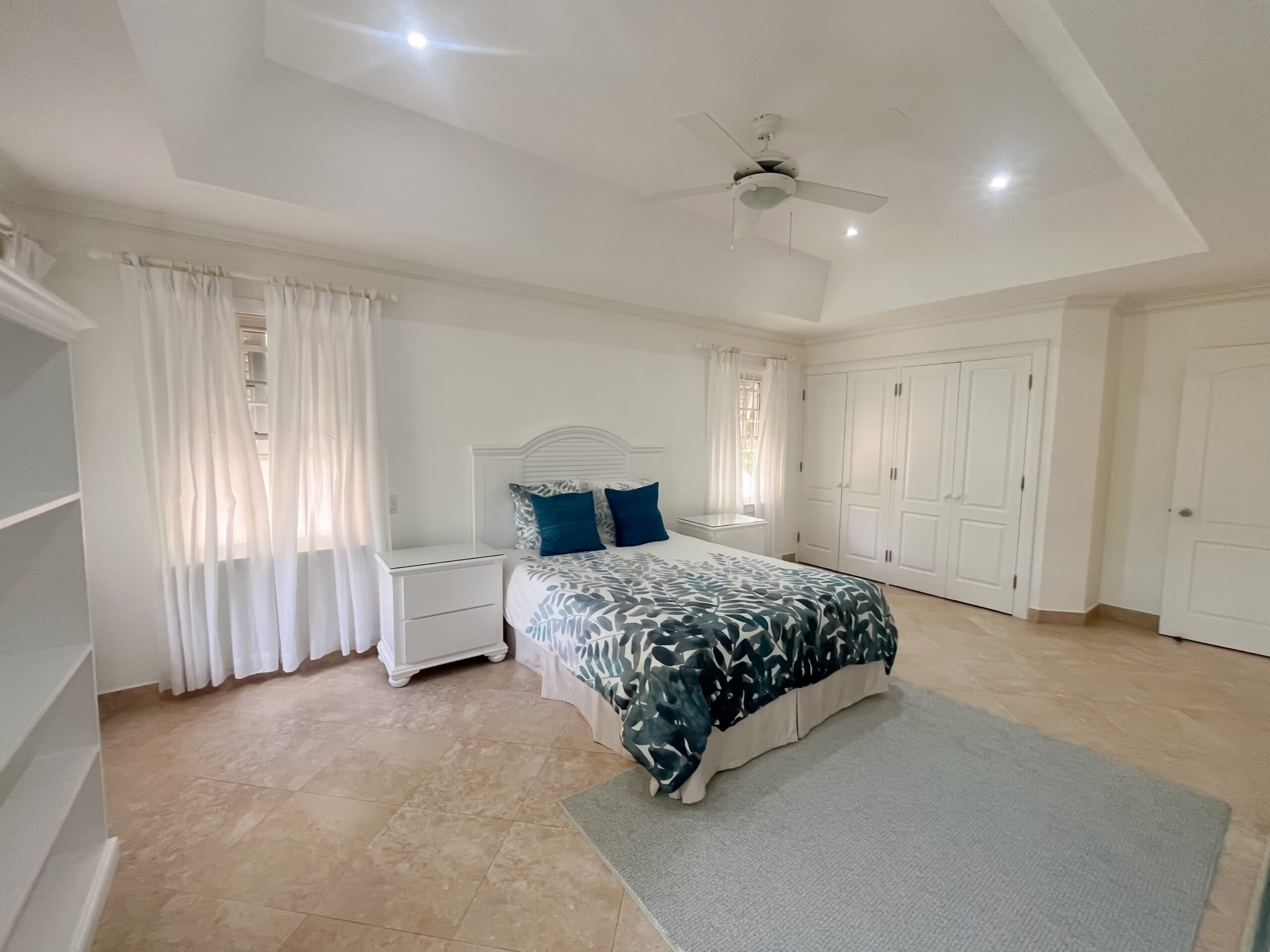 Primary bedroom with en-suite at Looking Glass, Durants, Christ Church